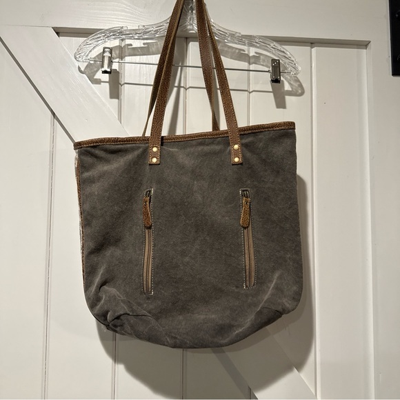 Myra Bag Vintage Floral Tote in Cream and Brown - Picture 5 of 7